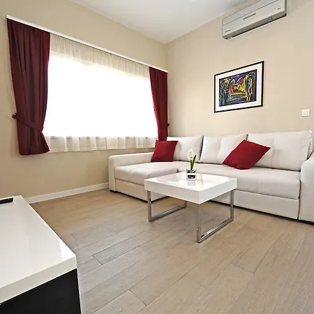 紫色别墅公寓 扎达尔