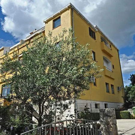 紫色别墅公寓 * 扎达尔