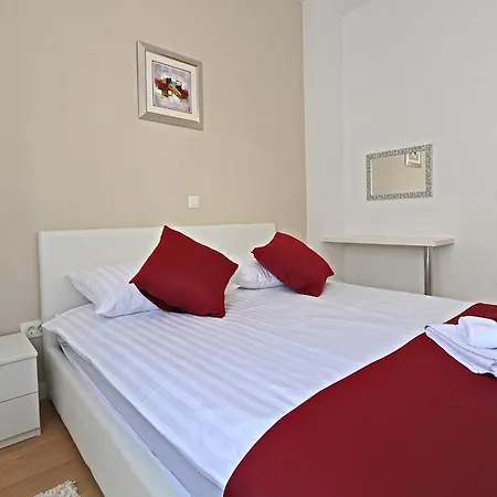 Violet Apartment
