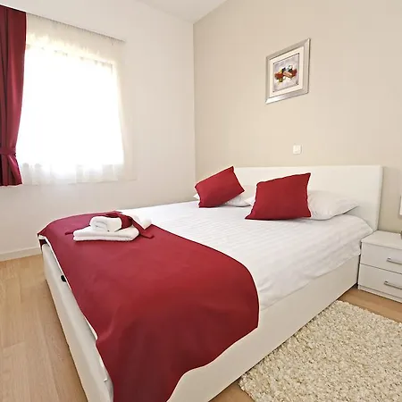 Violet Apartment *