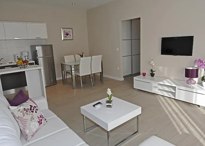 Violet شقة زادار